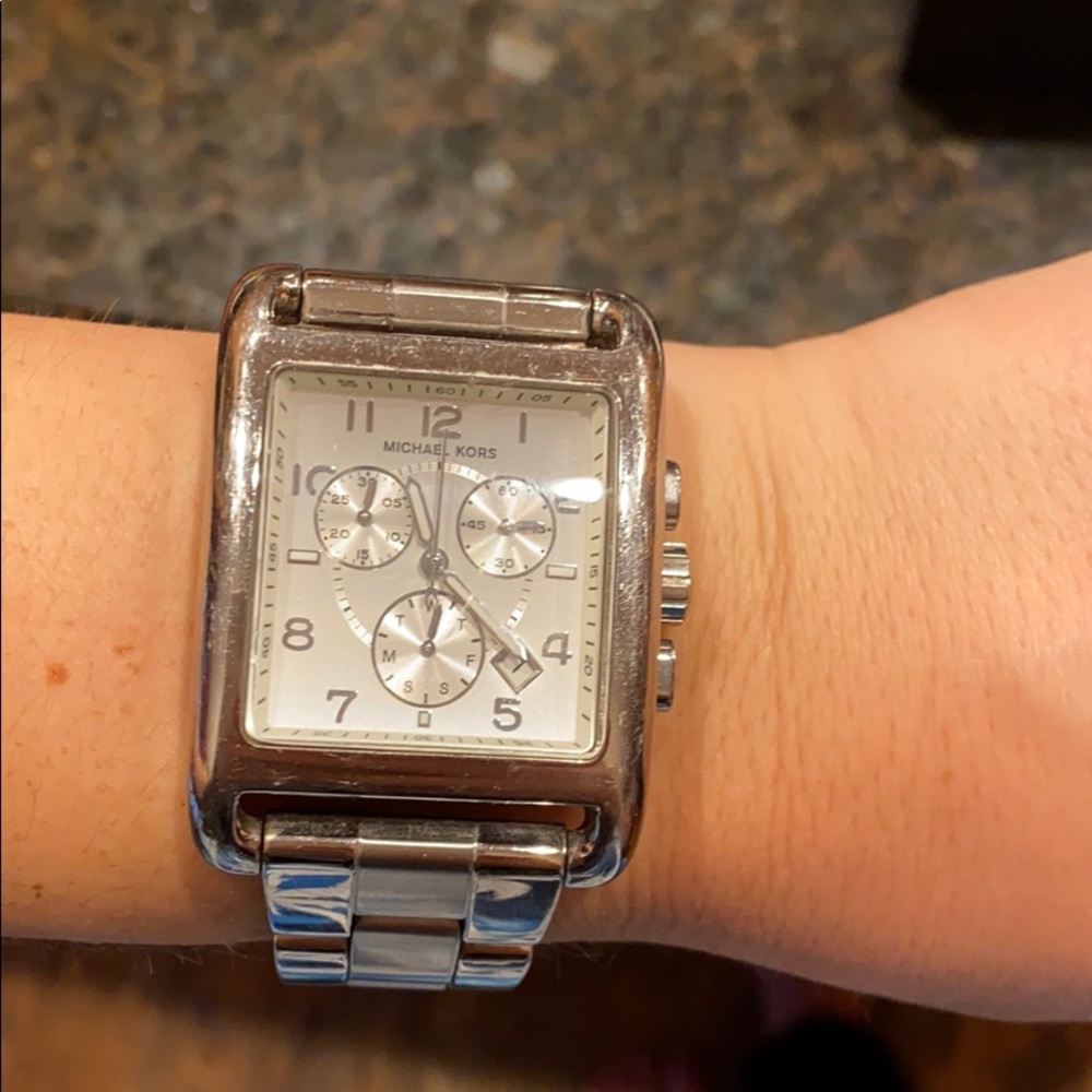 Watch - Picture 2 of 7